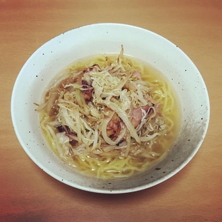 お湯で溶かすだけ！簡単塩ラーメンスープ